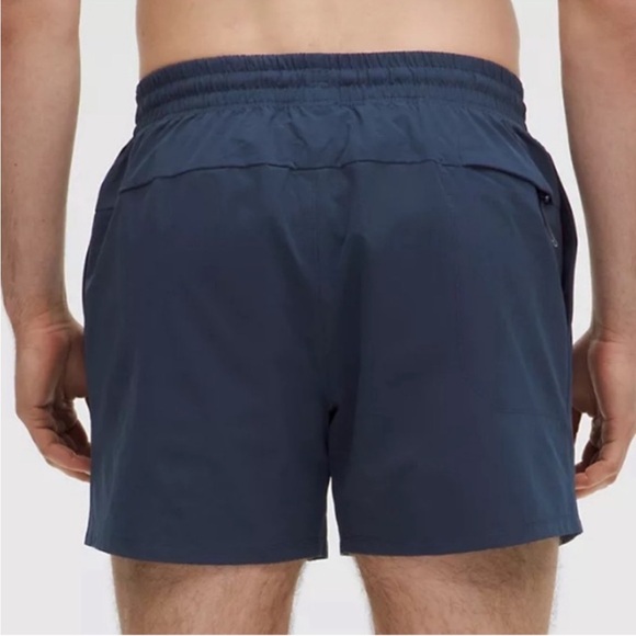 Lululemon 5 inch Pool Swim Shorts Lined Mens Size Large Blue Drawstring M7AWXS - Picture 2 of 10